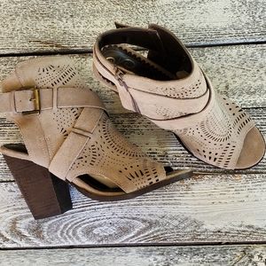 Taupe ankle  bootie